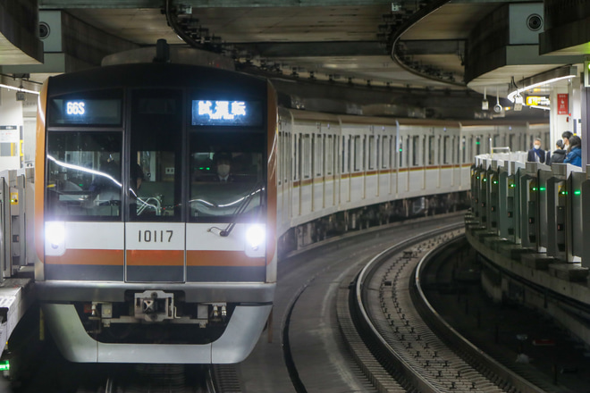 【メトロ】メトロ10000系10117FATO確認試運転を渋谷駅で撮影した写真