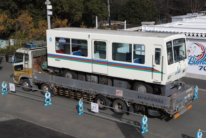 【西武】8500系V3編成 武蔵丘車両検修場入場陸送を不明で撮影した写真