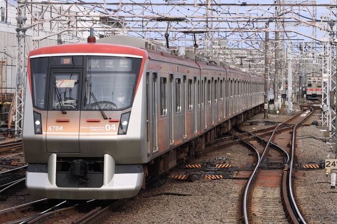 【東急】6000系6104F試運転を鷺沼駅で撮影した写真