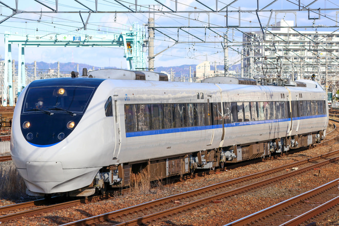 【JR西】681系T14編成吹田総合車両所本所出場試運転を岸辺駅で撮影した写真