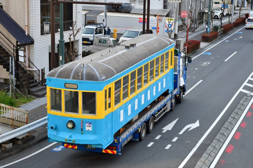 【箱根】モハ202が長崎から小田原市内へ陸送の拡大写真