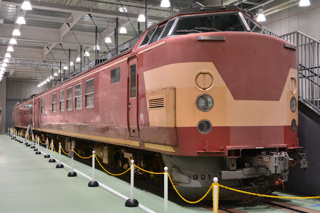 【JR西】クモヤ443系が京都鉄道博物館で展示されるを京都鉄道博物館で撮影した写真