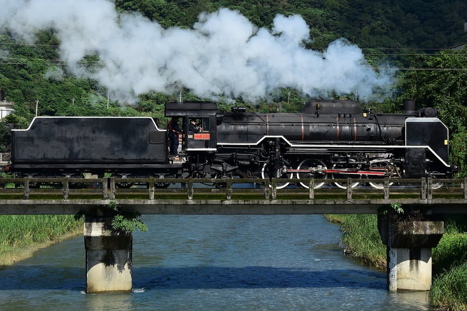 【台鐵】DT668牽引(D51形と同型)の冬山改制100周年臨の拡大写真