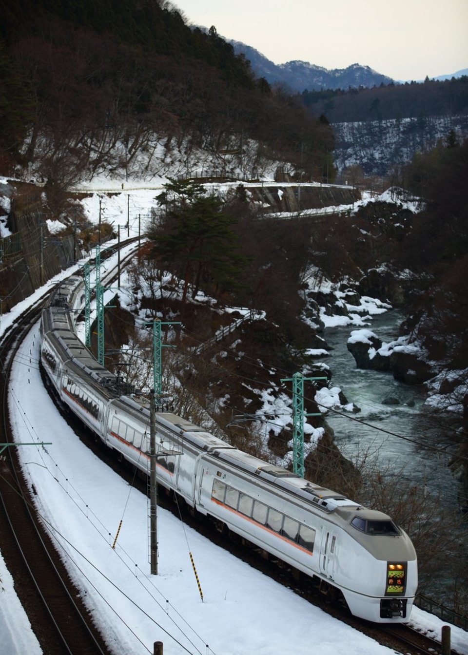 【JR東】651系使用の特急水上91号の拡大写真