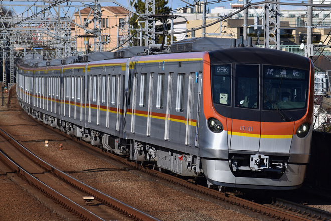 【メトロ】有楽町線・副都心線新型車両の17000系17101F東横線内日中試運転を多摩川駅で撮影した写真