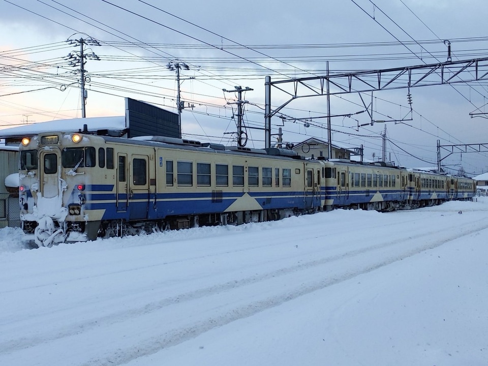 【JR東】五能線キハ40の6両が廃車回送されるの拡大写真