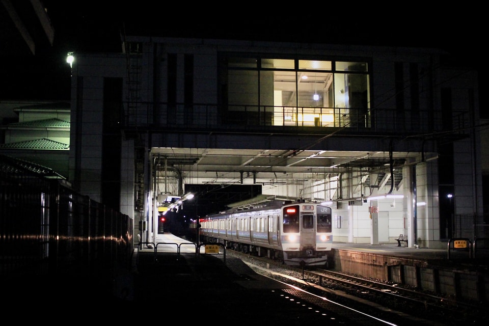 【JR東】八高線霜取り列車で211系N605編成が八高線への拡大写真