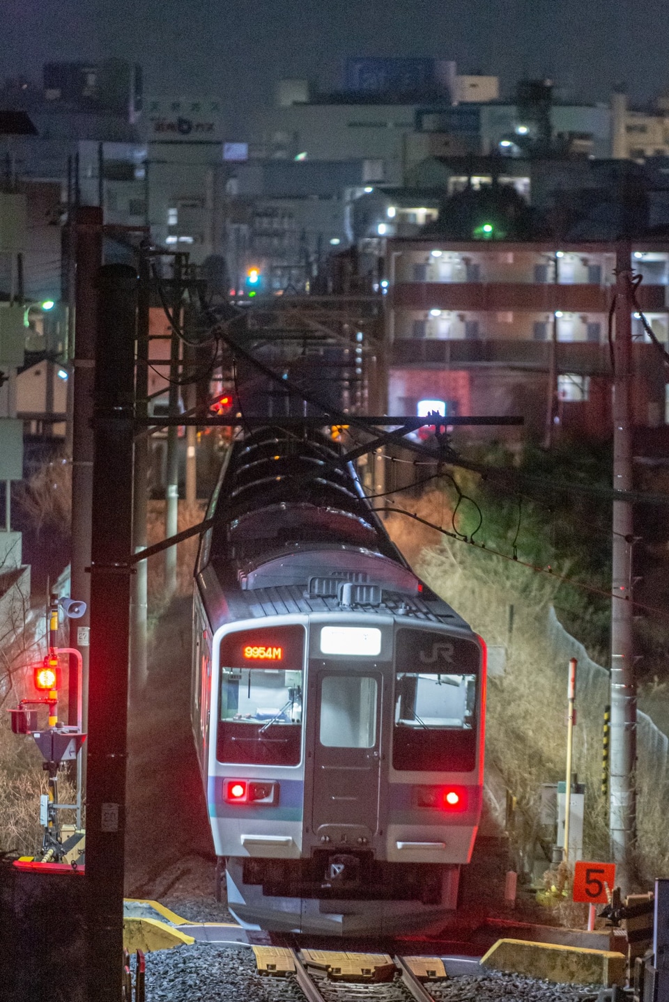 【JR東】八高線霜取り列車で211系N611編成が八高線への拡大写真