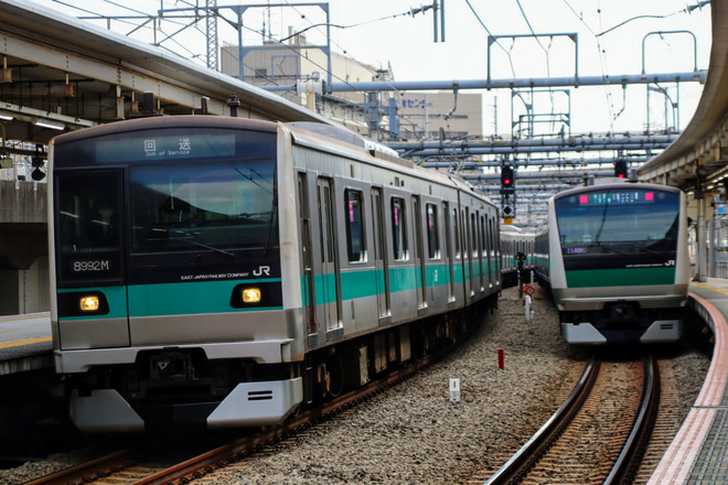 【JR東】E233系マト1編成東京総合車両センター出場回送を大崎駅で撮影した写真