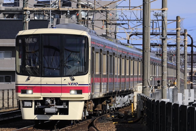 【京王】8000系8701F出場試運転を京王多摩センター駅で撮影した写真