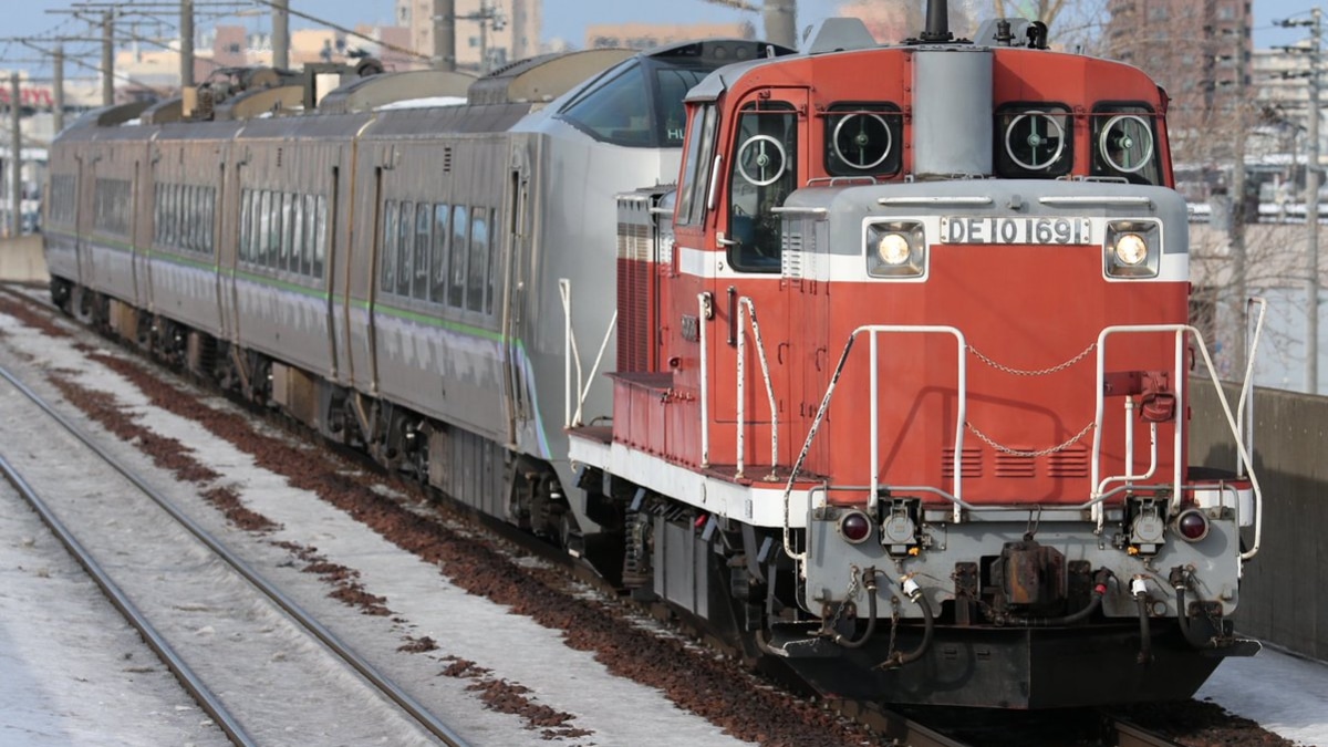 JR北】789系HL-1004編成がDE10牽引で苗穂工場へ |2nd-train鉄道ニュース
