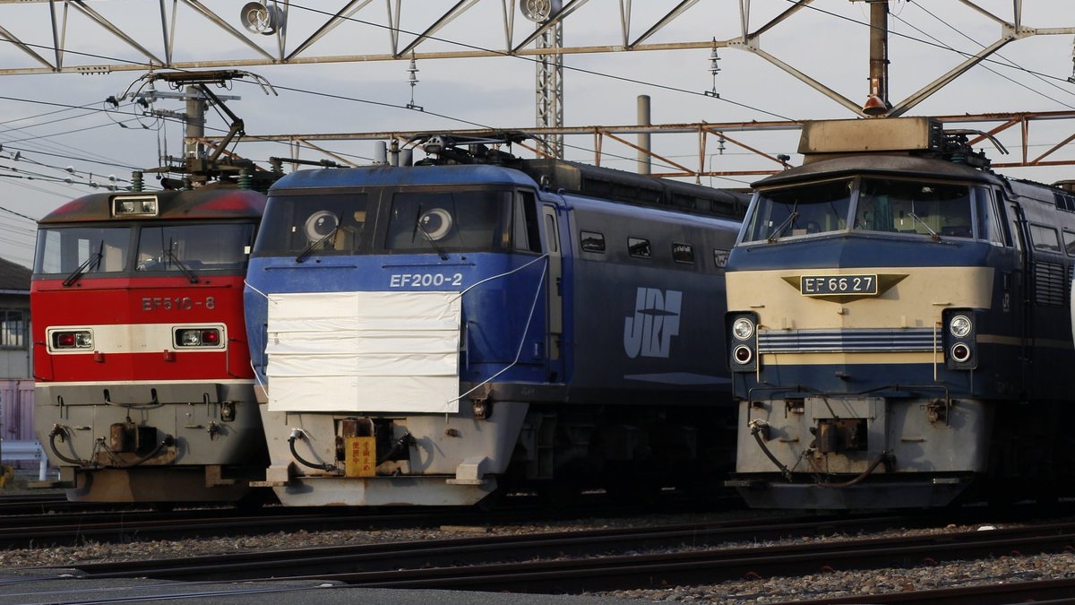 JR貨】EF200-2に「目玉」と「マスク」が装着されEF66-27と並ぶ |2nd 