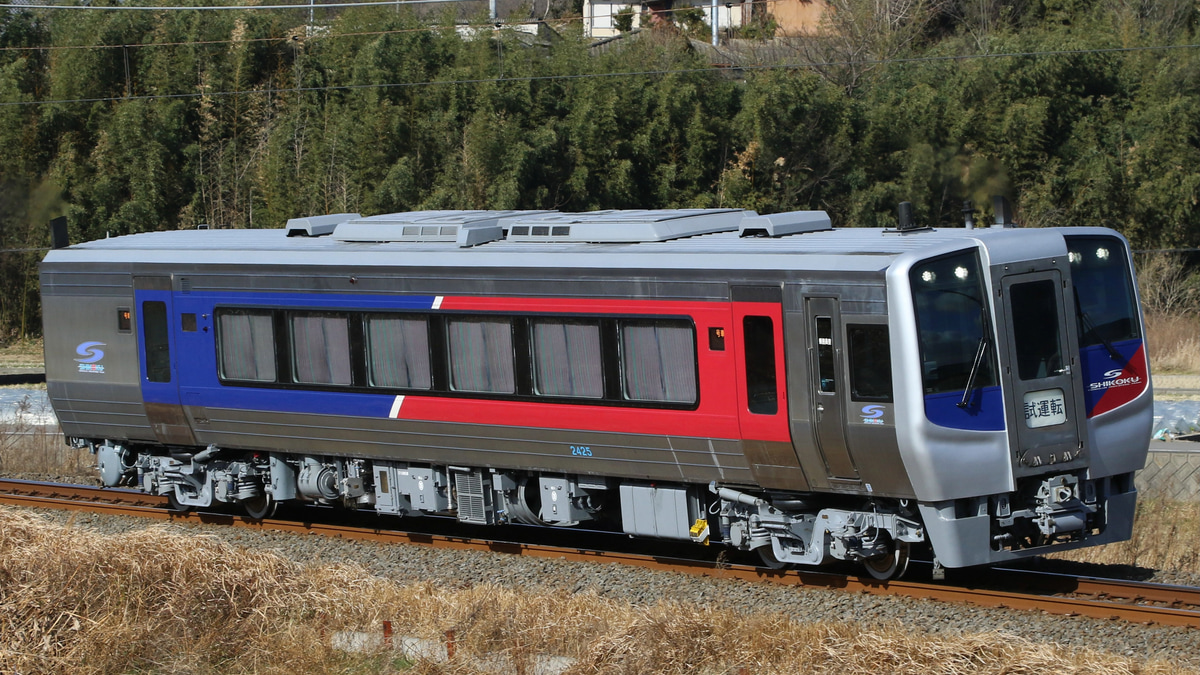 JR四国 2000系+N2000系 JR四国2000系気動車 - Wikipedia