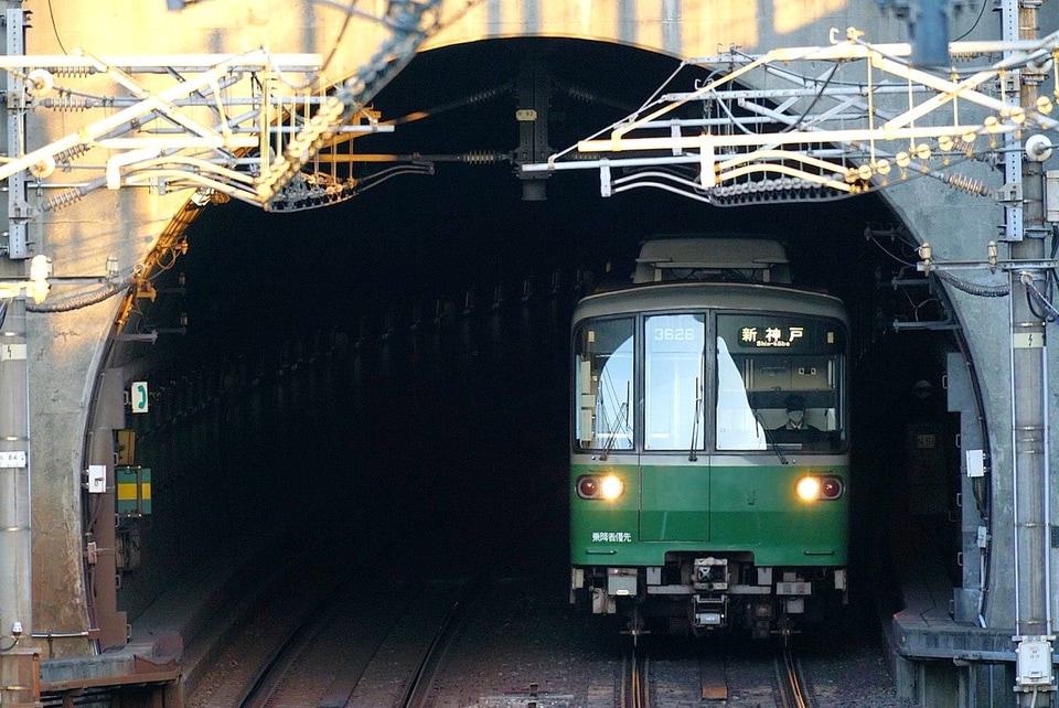 【神戸市交】3000形3126F「市電デザイン列車」運用離脱の拡大写真