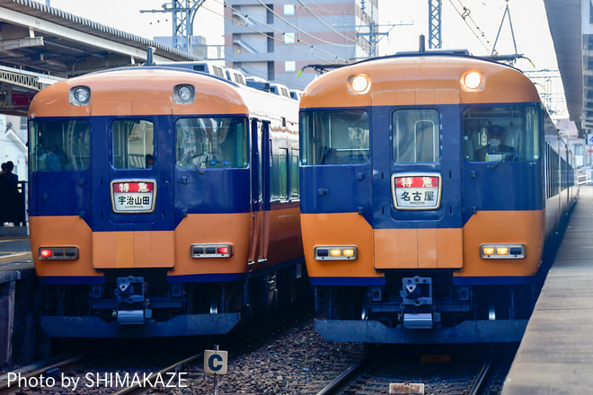 【近鉄】12200系「スナックカー」定期営業運転終了を伊勢市駅で撮影した写真
