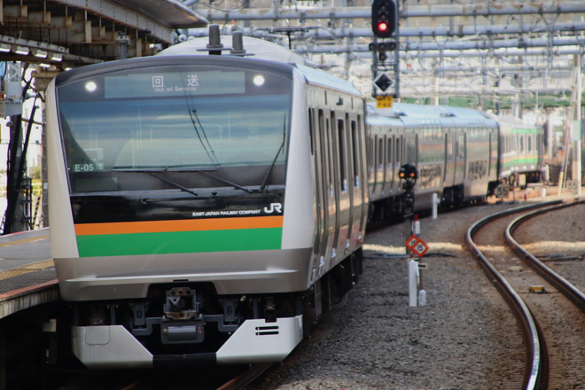 【JR東】E233系コツE-05編成東京総合車両センター出場回送を大崎駅で撮影した写真