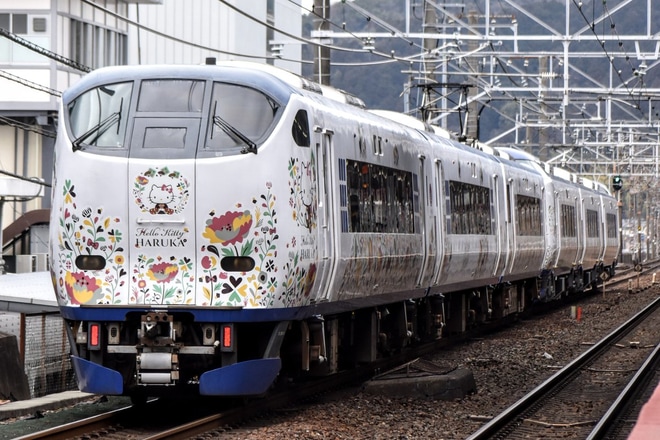 【JR西】271系HA651編成＋281系HA633編成回送を山科駅で撮影した写真