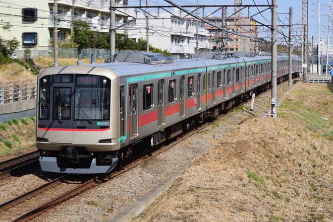【東急】5000系5102F出場試運転を江田～市が尾間で撮影した写真