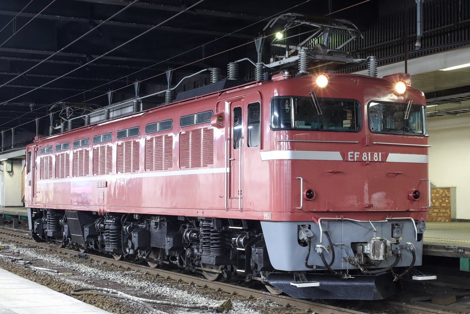 【JR東】EF81-81が秋田総合車両センターへの拡大写真