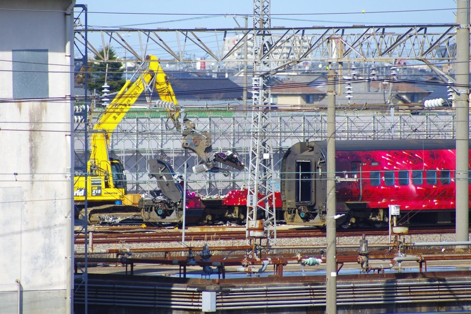 【JR東】E3系R19編成現美新幹線解体作業実施の拡大写真