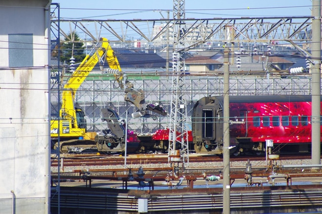 【JR東】E3系R19編成現美新幹線解体作業実施を新潟新幹線車両センター付近で撮影した写真