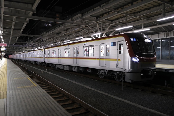 【メトロ】17000系西武線直通デビューを石神井公園駅で撮影した写真