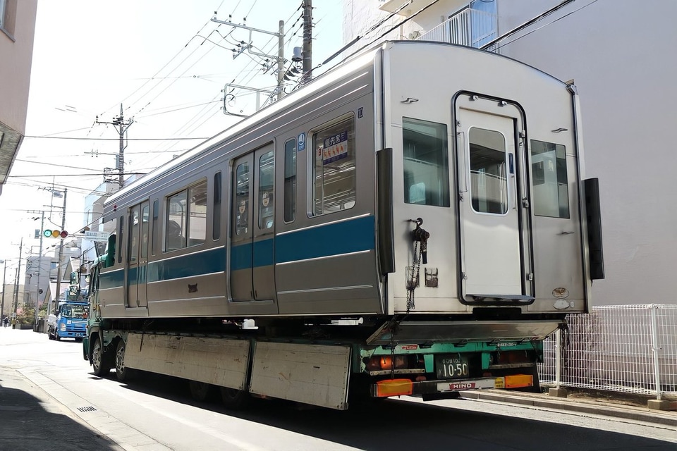 【小田急】1000形1053×4(1053F) 新宿方2両 廃車・搬出 の拡大写真