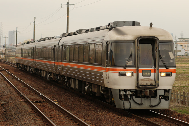 【JR海】キハ85系4両が高山本線で試運転を長森駅で撮影した写真