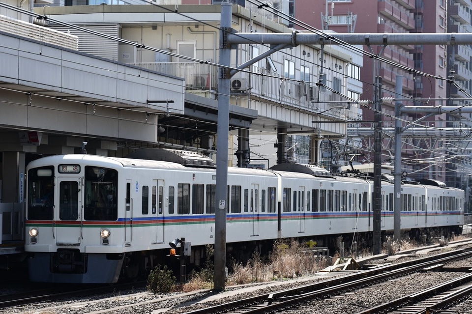 【西武】4000系4023F西武新宿へ入線の拡大写真