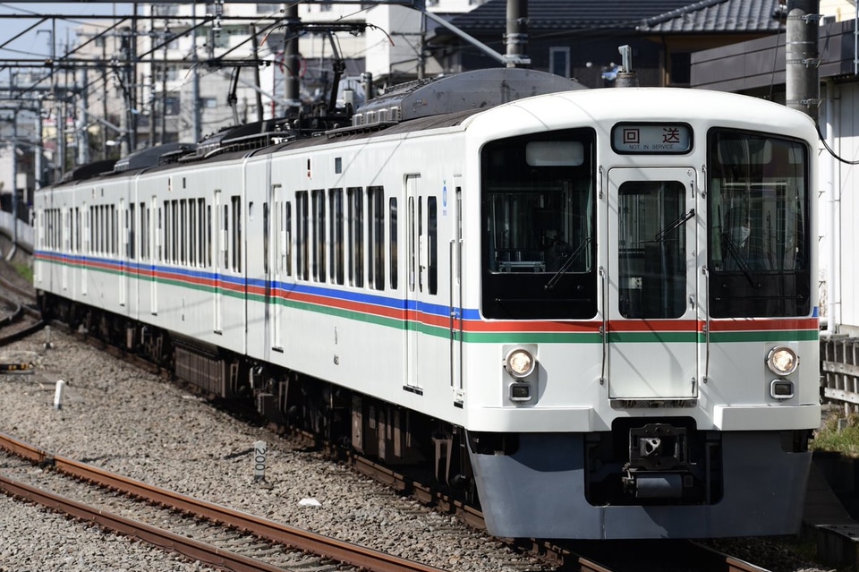 【西武】4000系4023F西武新宿へ入線の拡大写真