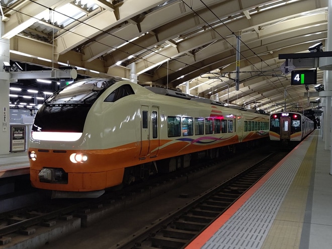 【JR東】らくらくトレイン村上運行終了を新潟駅で撮影した写真