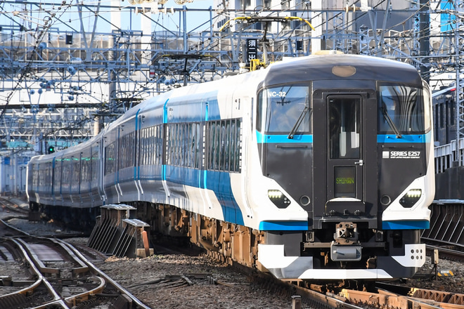 【JR東】特急湘南運行開始を横浜駅で撮影した写真