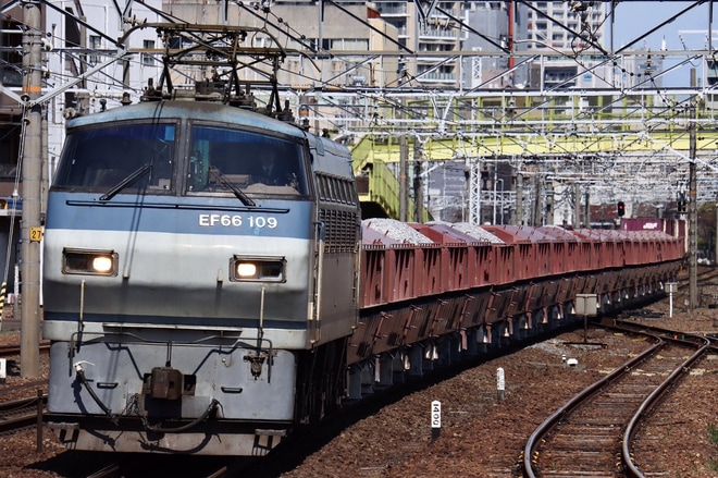 【JR貨】5780レ(赤ホキ・石灰石列車）がEF66牽引にを熱田駅で撮影した写真