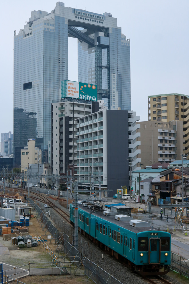 【JR西】105系SF001編成吹田総合車両所へ回送を西九条～新大阪間で撮影した写真
