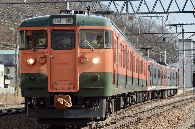 【しな鉄】115系S25+S27編成廃車回送を屋代駅で撮影した写真