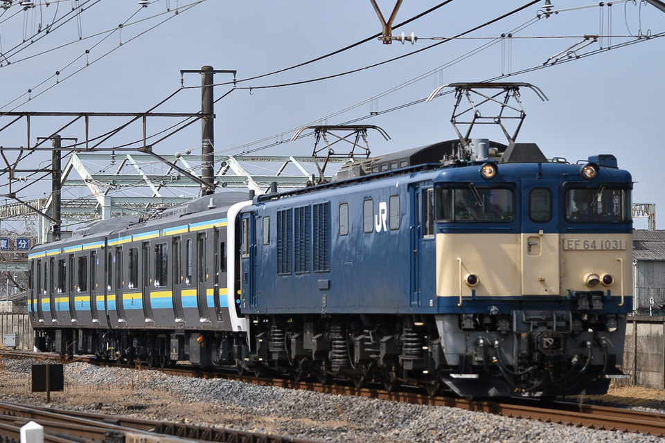 【JR東】E131系80番代マリR12編成 配給輸送の拡大写真