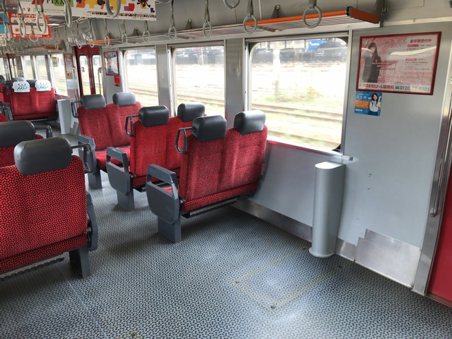 【JR九】813系RM213編成がドア横の座席を撤去しRM2213編成にを不明で撮影した写真