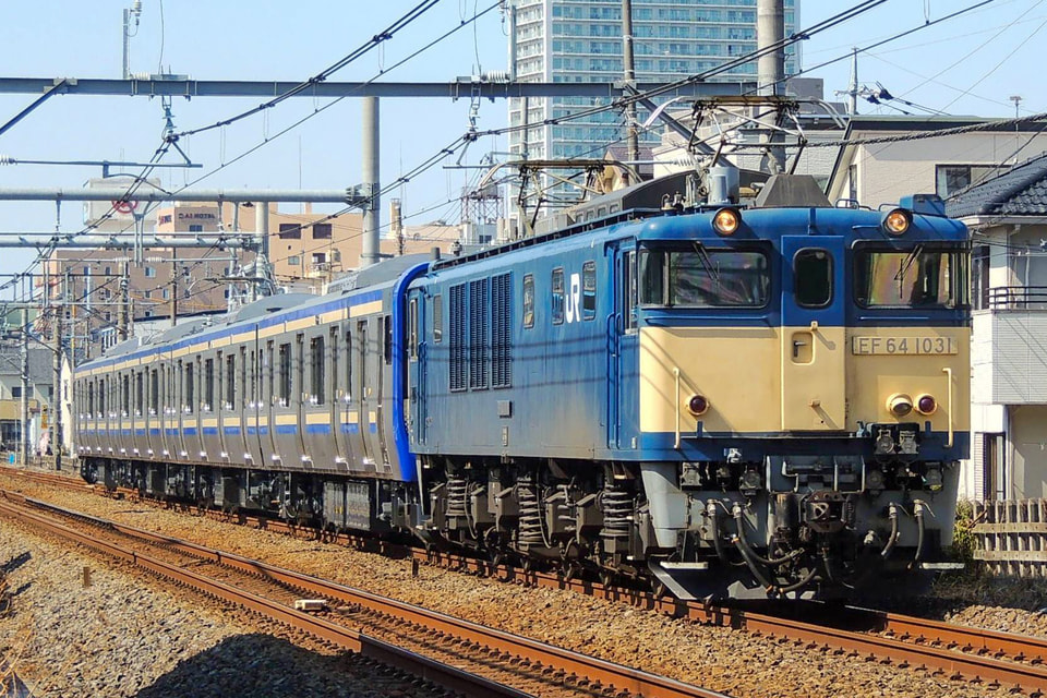 【JR東】E235系クラJ-09編成 配給輸送の拡大写真