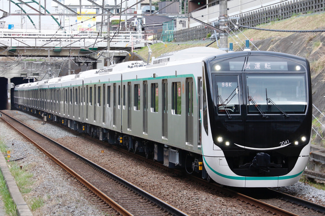 【東急】2020系2141F新造試運転を青葉台駅で撮影した写真