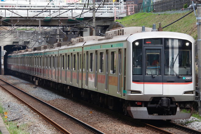 【東急】5000系5107F田園都市線内試運転を青葉台駅で撮影した写真