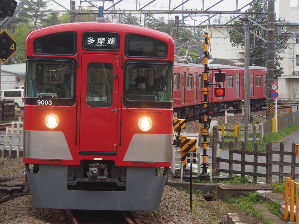 【西武】9000系9103F(赤色)が多摩湖線で運転開始の拡大写真