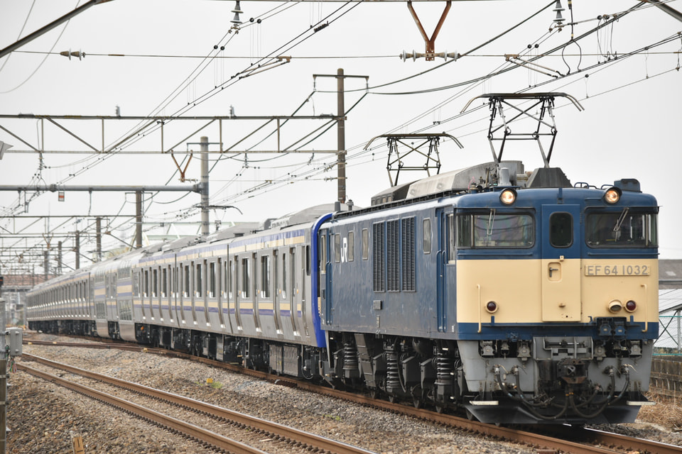 【JR東】E235系クラF-09編成 配給輸送の拡大写真