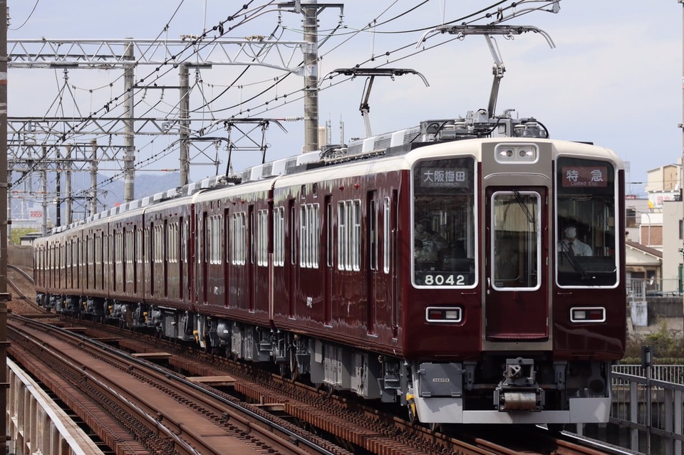 【阪急】8000系8042F+7000系7001Fが神戸線運用に復帰の拡大写真