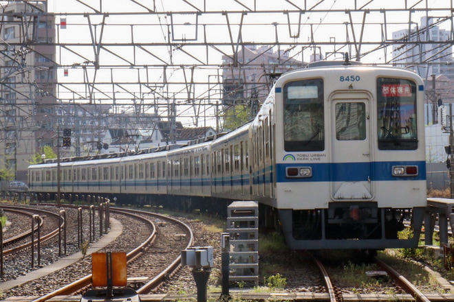 【東武】8000系8150Fを使用した団体臨時列車が運行されるを不明で撮影した写真