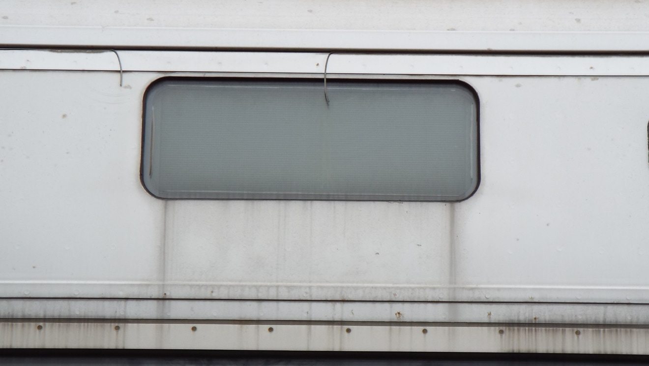 【JR北】789系付属編成の前面がベニヤ板で塞がれるの拡大写真