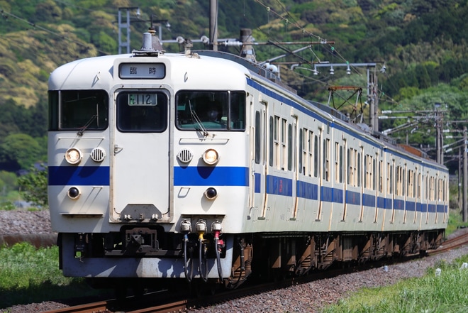 【JR九】415系セミクロスシートで行く！日豊本線縦断号を西屋敷駅付近で撮影した写真