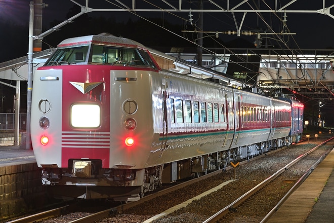 【JR西】381系3両(クハ381-107ほか)が後藤総合車両所本所出場を宍道駅で撮影した写真