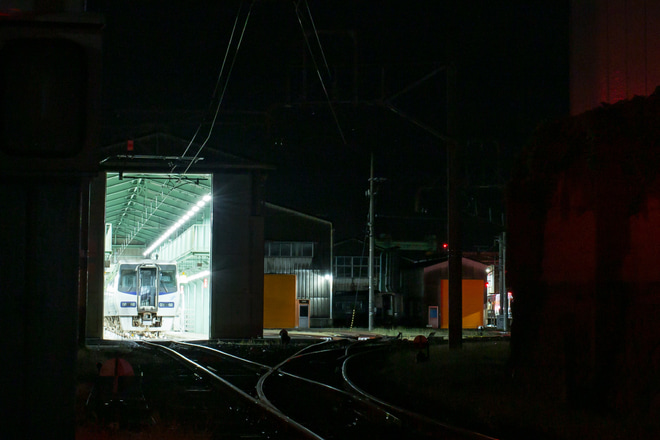 【JR四】8000系S2編成故障により多度津工場入場を多度津工場で撮影した写真