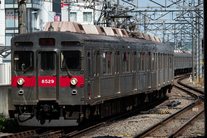 【東急】8500系8629F廃車回送を長津田駅で撮影した写真