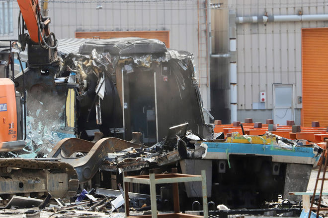 【JR四】2000系気動車2両解体を多度津工場で撮影した写真